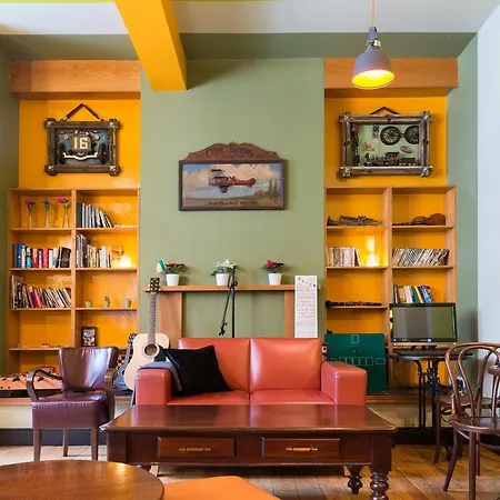 Sky Backpackers Hostal *