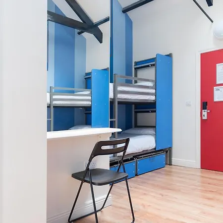 Hostal Sky Backpackers