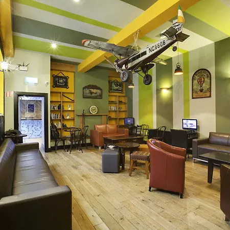 Sky Backpackers Hostal