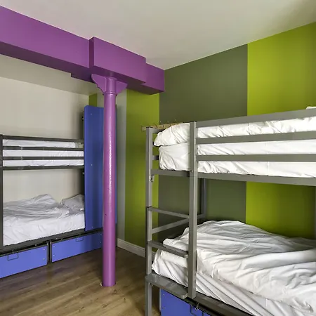 Sky Backpackers Hostal *