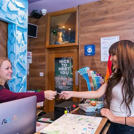 אכסניה Sky Backpackers *