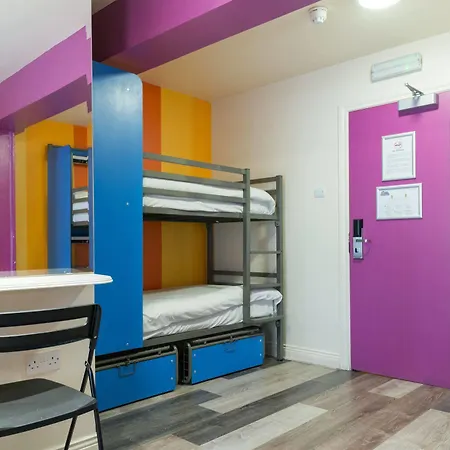 Hostal Sky Backpackers